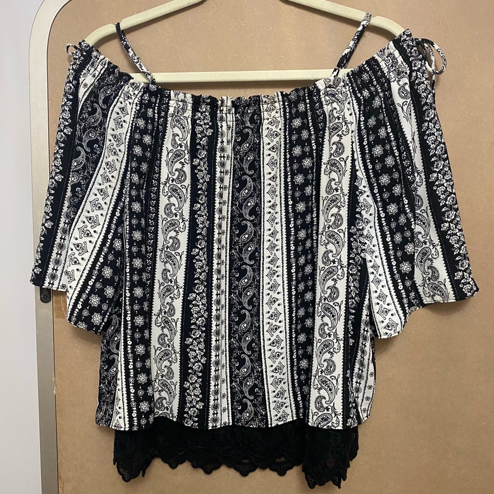 iZ Byer Black and White Blouse - L